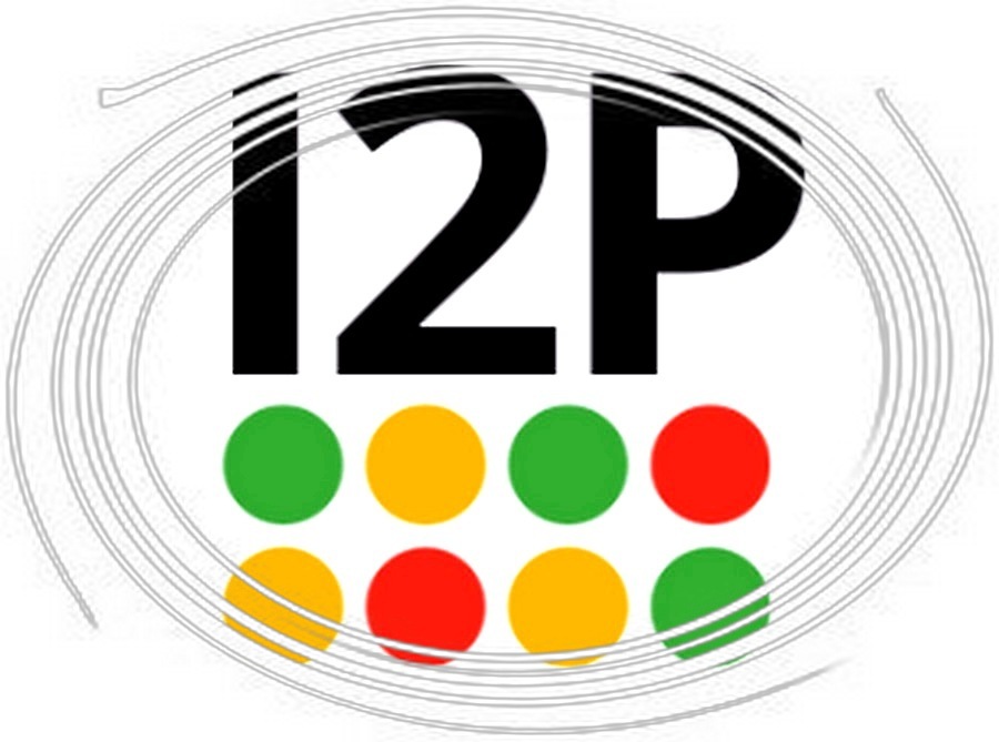 I2P - через протокол маршрутизации Garlic Routing: